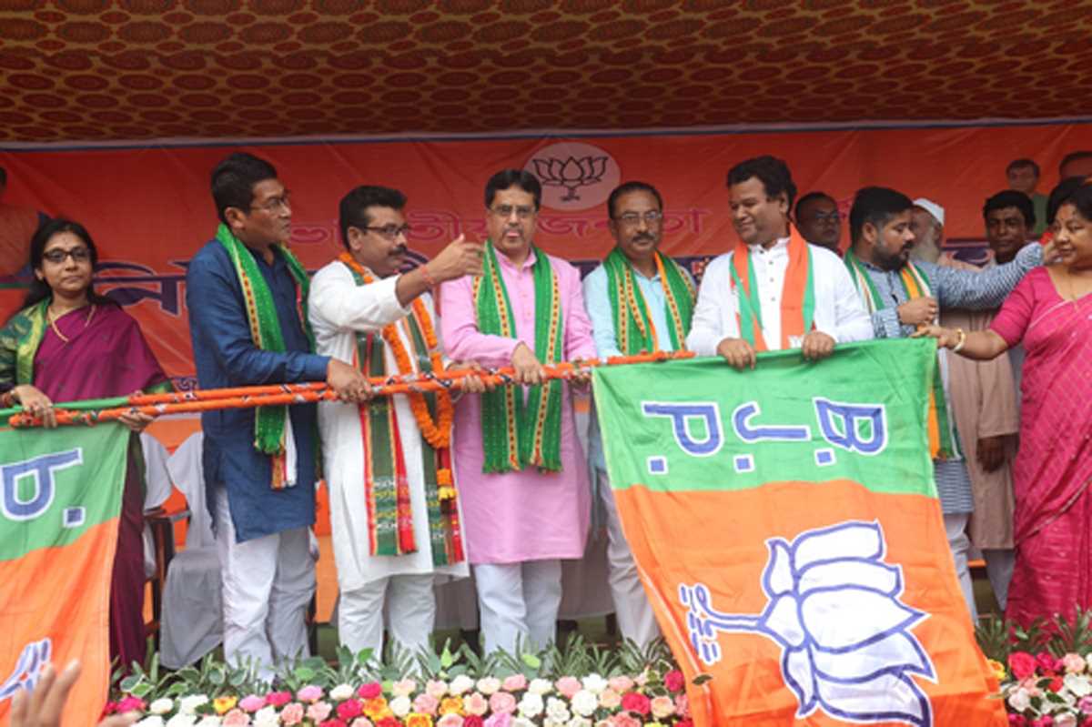 त्रिपुरा कांग्रेस के वरिष्ठ नेता बिलाल मिया भाजपा में शामिल हुए त्रिपुरा कांग्रेस के वरिष्ठ नेता बिलाल मिया भाजपा में शामिल हुए